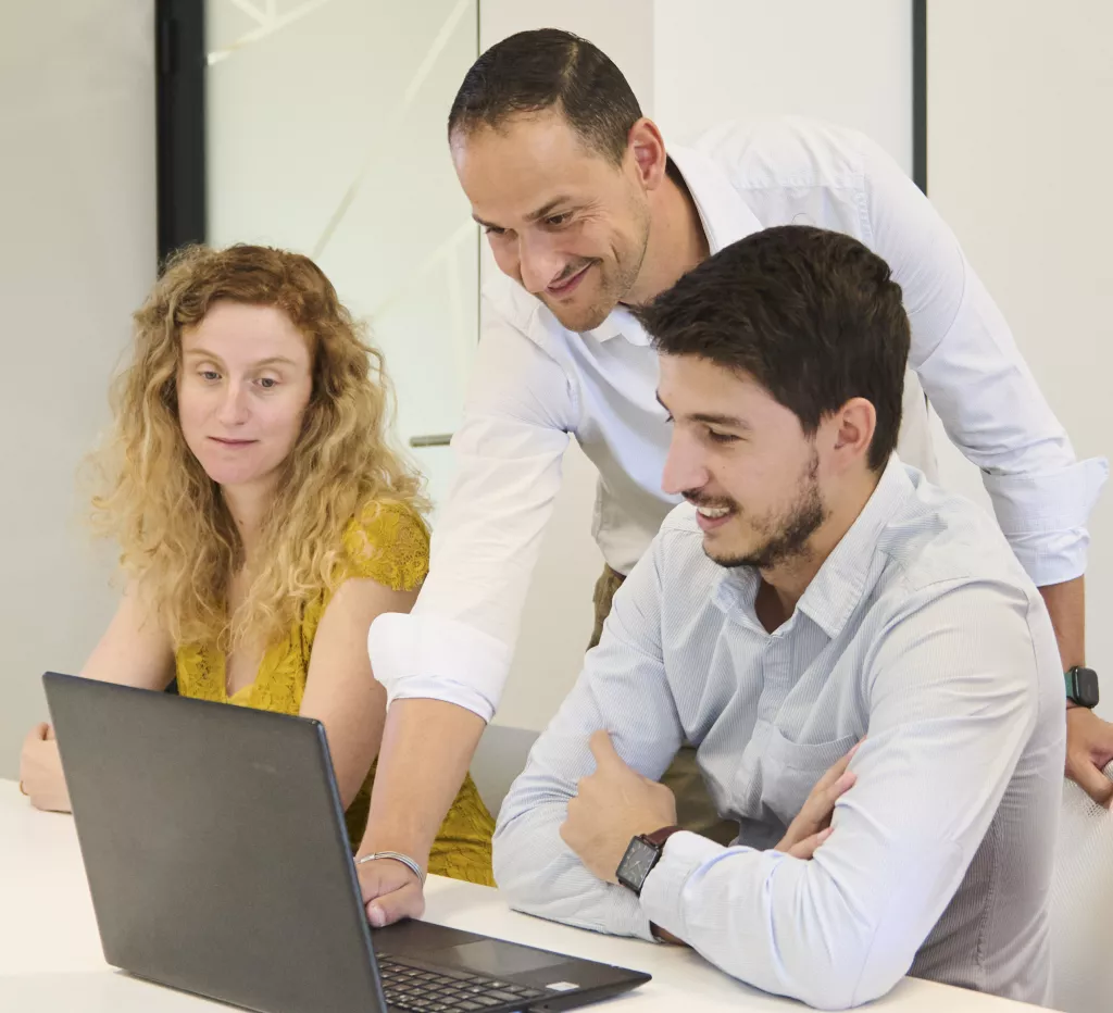 Équipe d’un cabinet d’expertise comptable accompagnant les entreprises dans leurs solutions de gestion