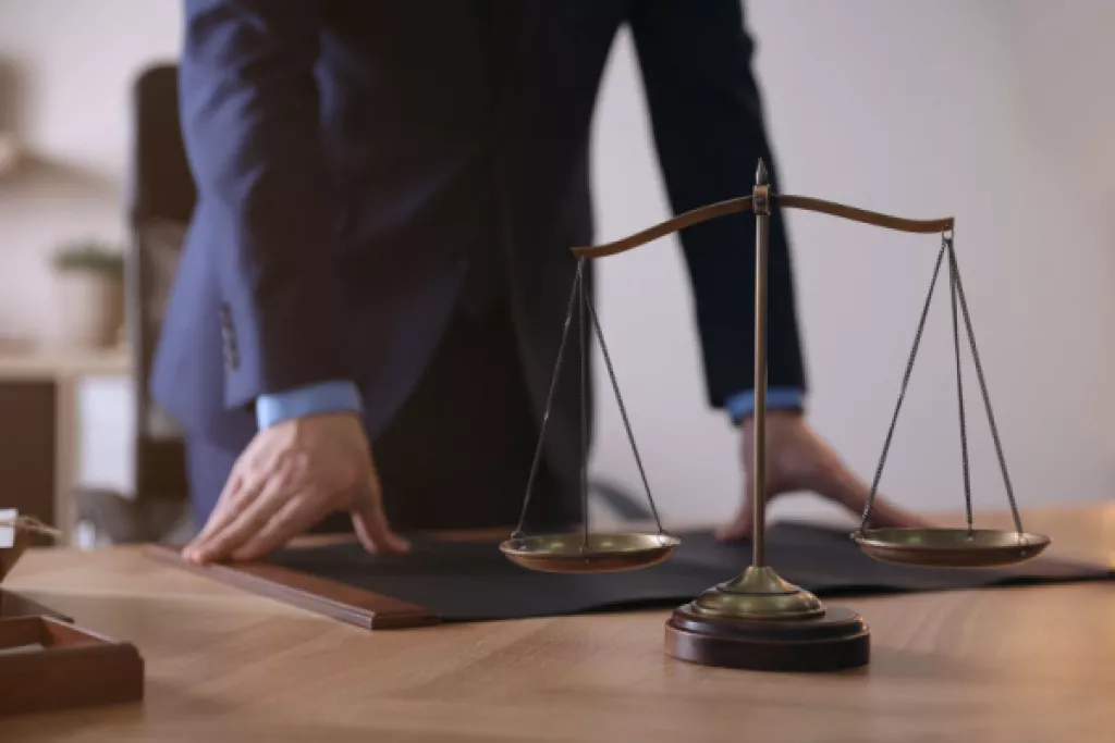 Comment un avocat peut-il contester son licenciement ? Comment un avocat peut-il contester son licenciement ?