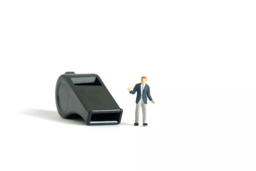 Lanceur d’alerte : et si le salarié n’est pas totalement désintéressé ? Lanceur d’alerte : et si le salarié n’est pas totalement désintéressé ?