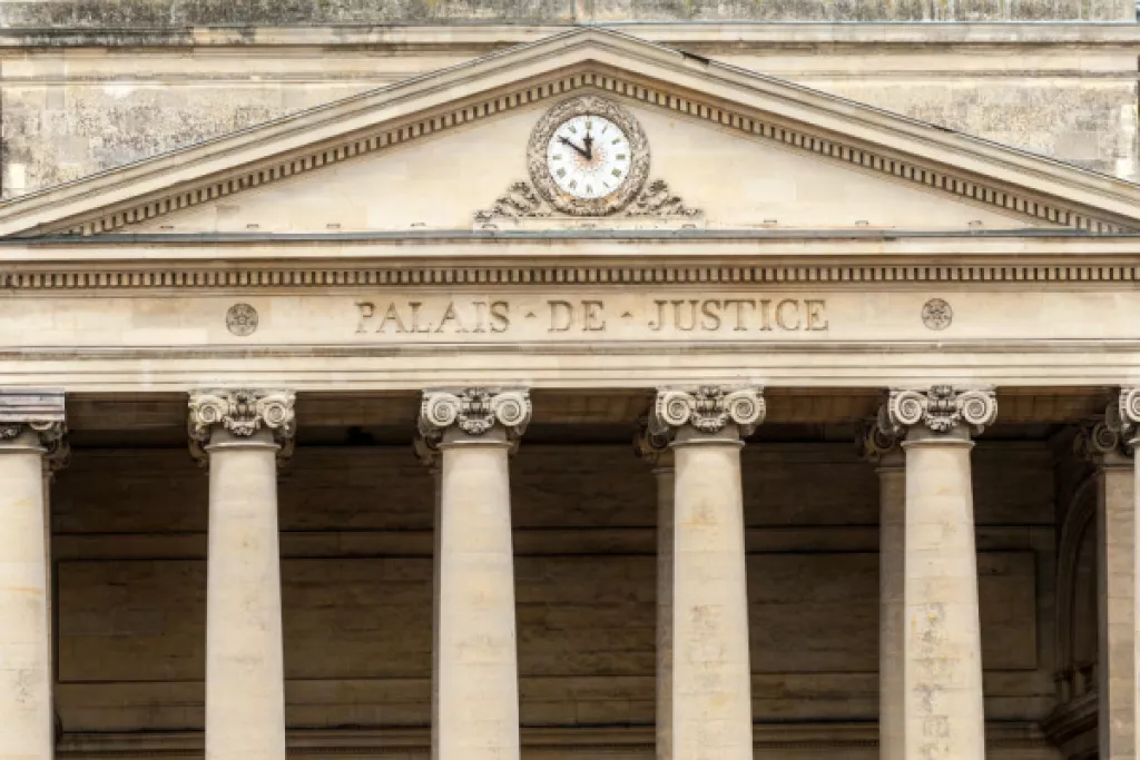 Personnalité morale d’une société : survit-elle à la dissolution ? Personnalité morale d’une société : survit-elle à la dissolution ?