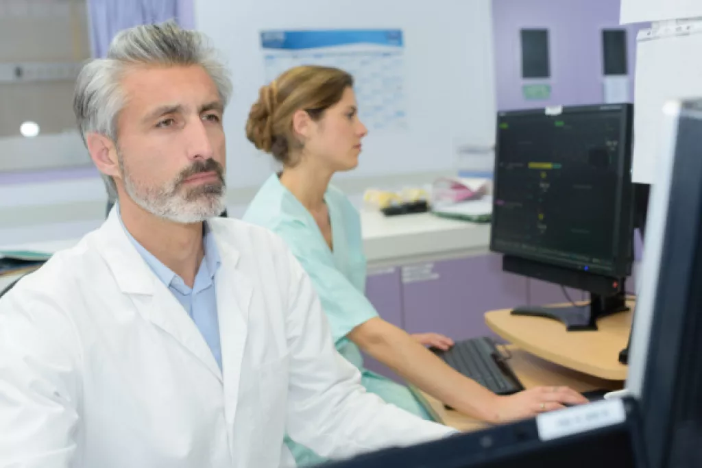 Médecin : « erreur de la secrétaire en votre faveur ? » Médecin : « erreur de la secrétaire en votre faveur ? »