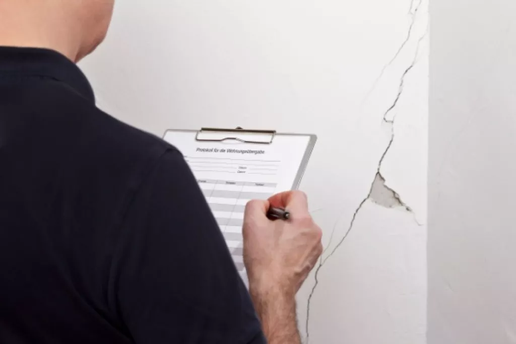Réparations locatives : à la charge du bailleur, du locataire… ou de l’ancien locataire ? Réparations locatives : à la charge du bailleur, du locataire… ou de l’ancien locataire ?