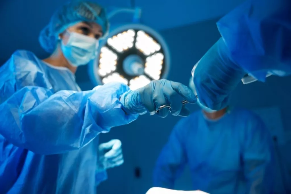 Infirmiers : une dérogation pour intervenir en bloc opératoire Infirmiers : une dérogation pour intervenir en bloc opératoire