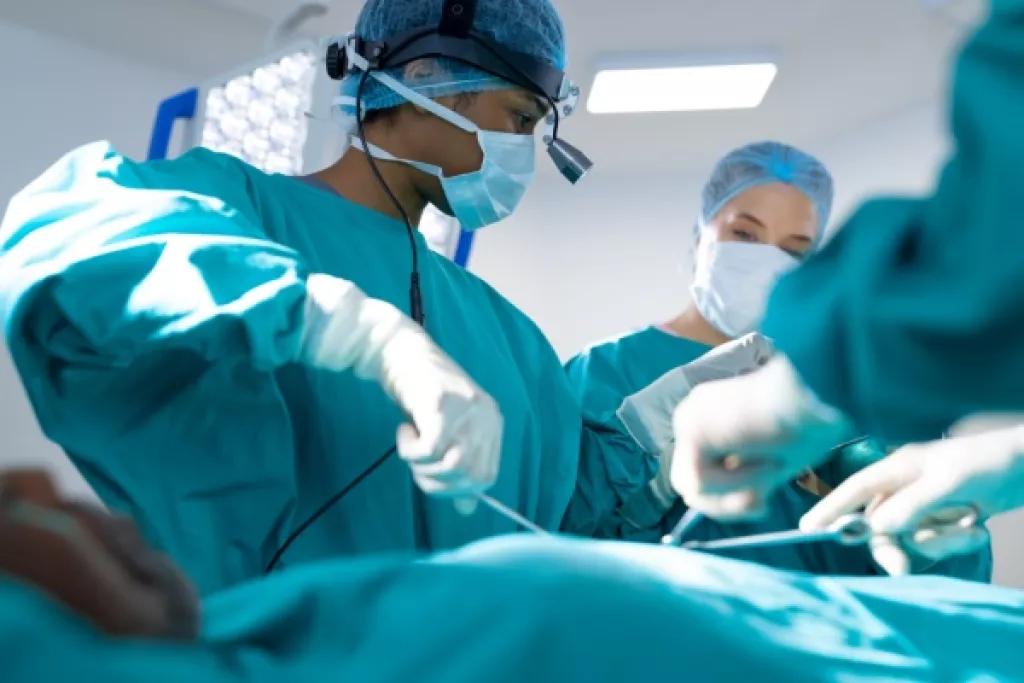 Infirmiers en fonction de bloc opératoire : de nouvelles missions possibles ? Infirmiers en fonction de bloc opératoire : de nouvelles missions possibles ?
