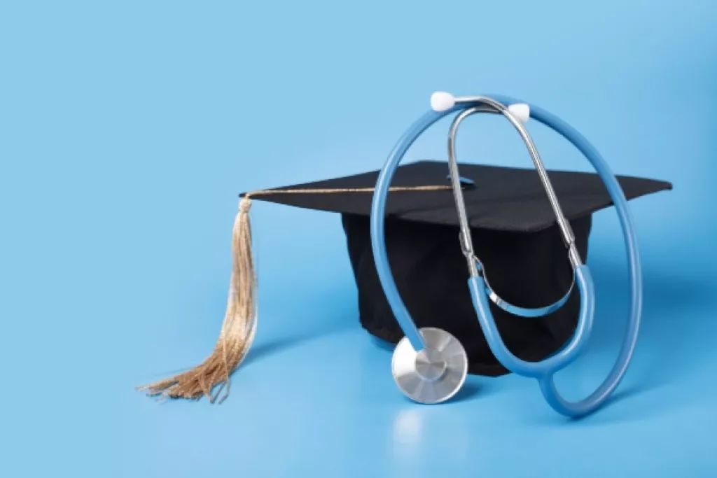 L’absence d’un diplôme peut-elle justifier un licenciement pour faute grave ? L’absence d’un diplôme peut-elle justifier un licenciement pour faute grave ?