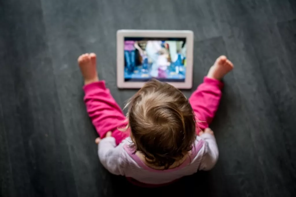Garde d’enfants : privés d’écrans ? Garde d’enfants : privés d’écrans ?