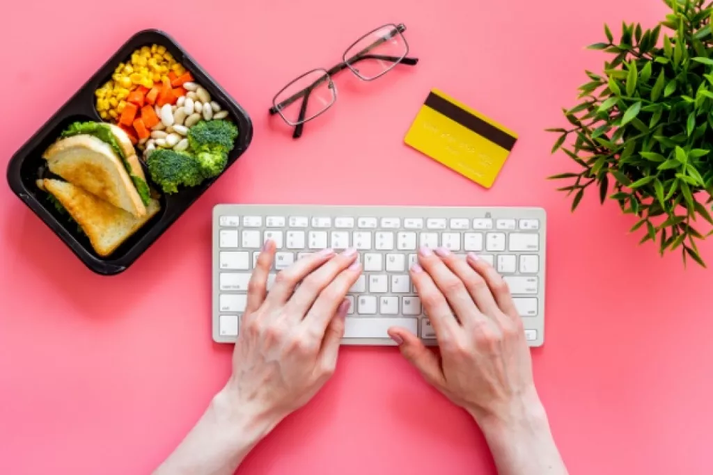 Titres-restaurant et télétravail : le juge tranche enfin ! Titres-restaurant et télétravail : le juge tranche enfin !