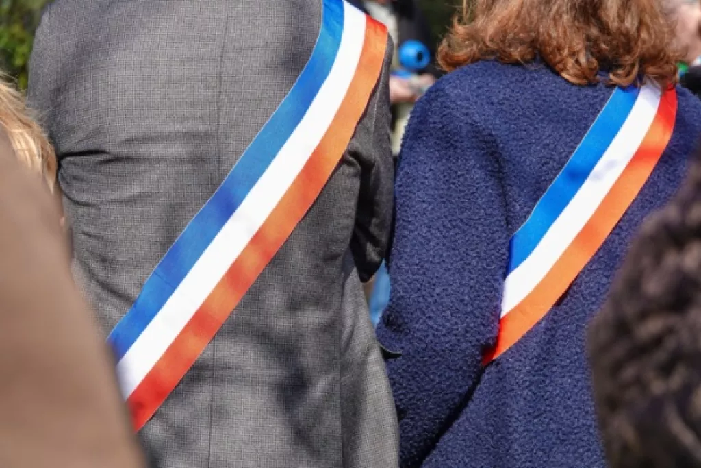 Statut de l’élu local : ce que les entreprises doivent retenir 