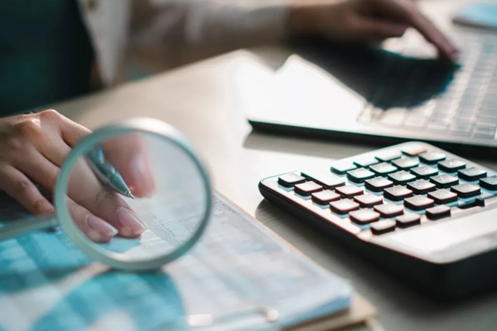 Passer de l’impôt sur le revenu à l’impôt sur les sociétés : mode d’emploi